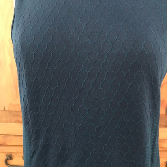 Athleta textured tank top - Picture 2 of 6